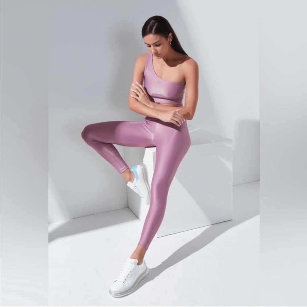 NOLI YOGA LEGGINGS and one shoulder bra top pink liquid shimmer set NWT